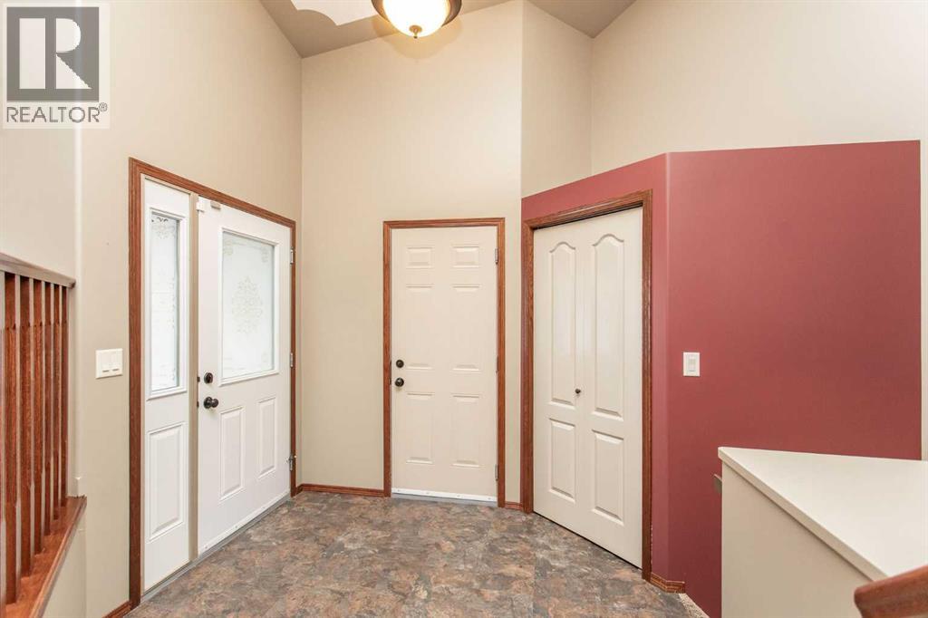 12 Irving Crescent, Red Deer, Alberta  T4R 3R9 - Photo 2 - A2273012