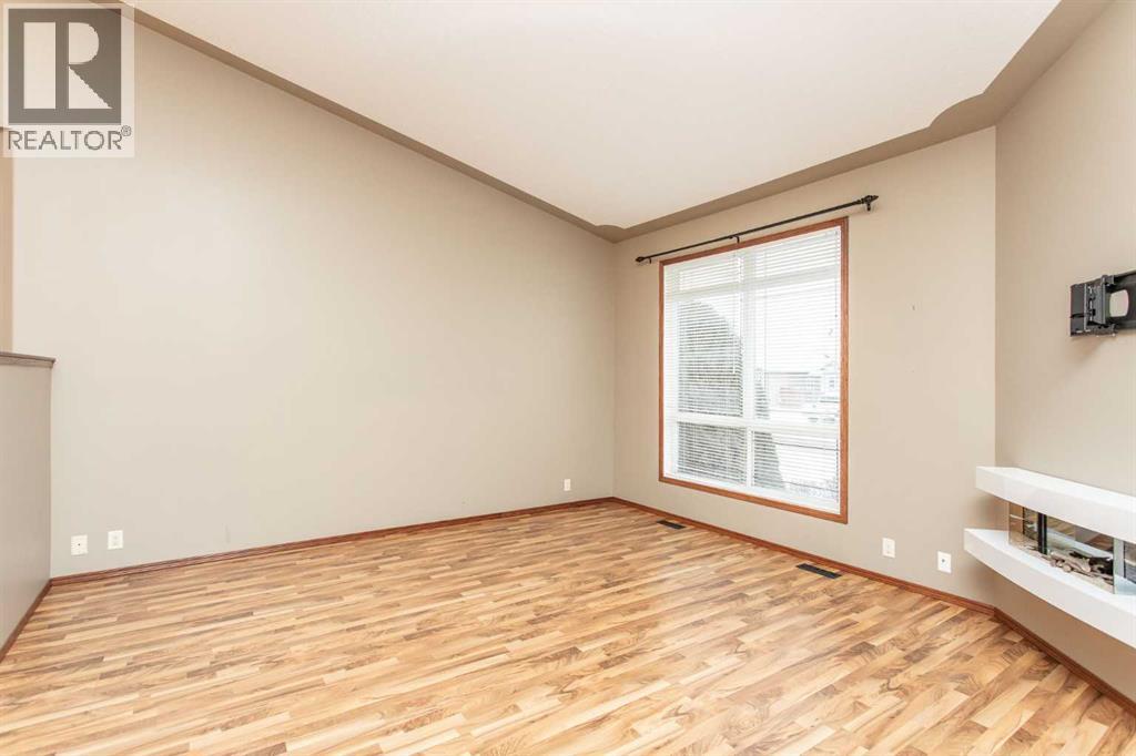 12 Irving Crescent, Red Deer, Alberta  T4R 3R9 - Photo 4 - A2273012