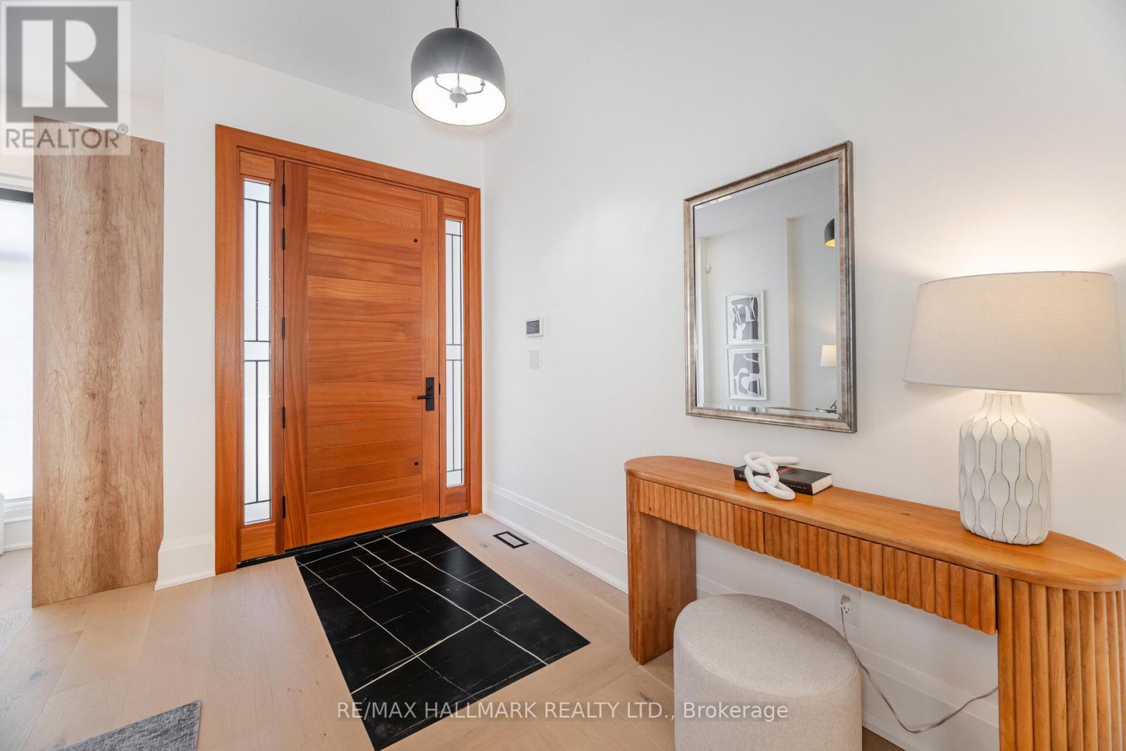 78 South Kingsway, Toronto, Ontario  M6S 3T3 - Photo 4 - W12590682