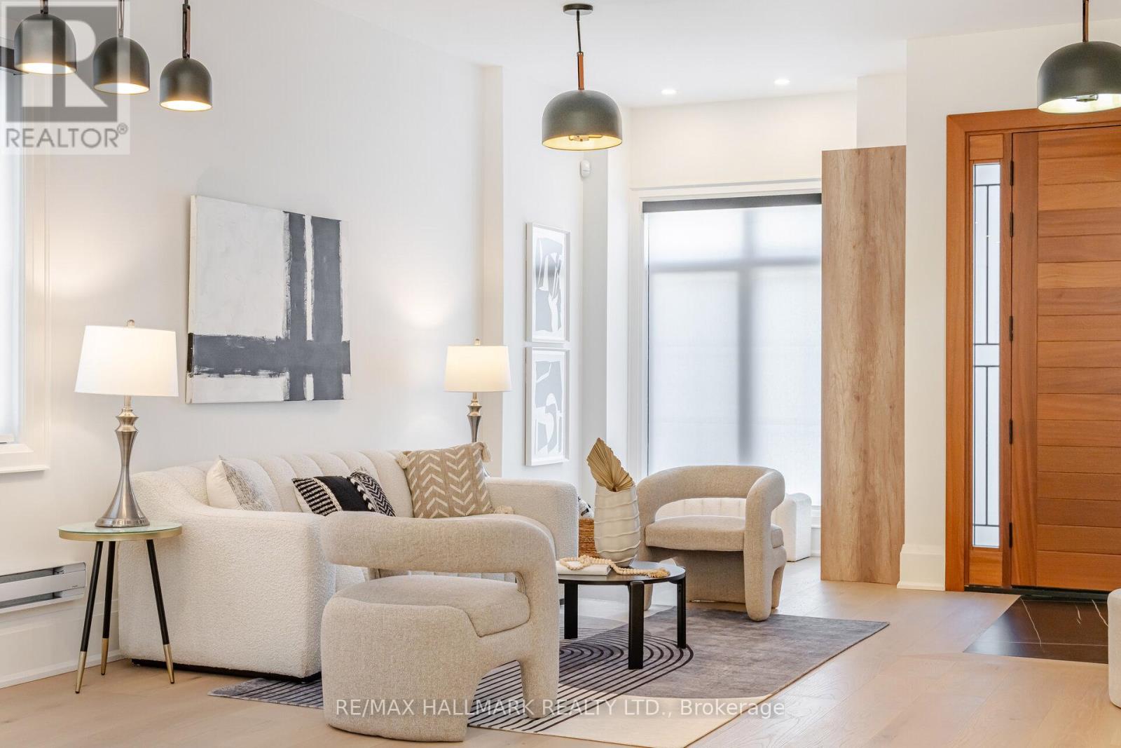 78 South Kingsway, Toronto, Ontario  M6S 3T3 - Photo 6 - W12590682