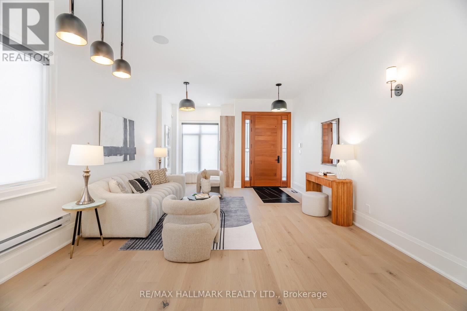 78 South Kingsway, Toronto, Ontario  M6S 3T3 - Photo 7 - W12590682