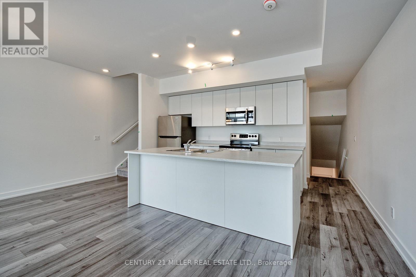 316 - 3058 Sixth Line, Oakville, Ontario  L6M 1P8 - Photo 4 - W12590698