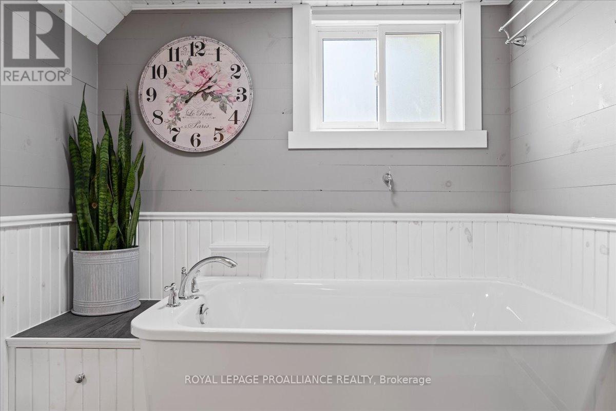 122 Spring Street E, Tweed, Ontario  K0K 3J0 - Photo 33 - X12590966