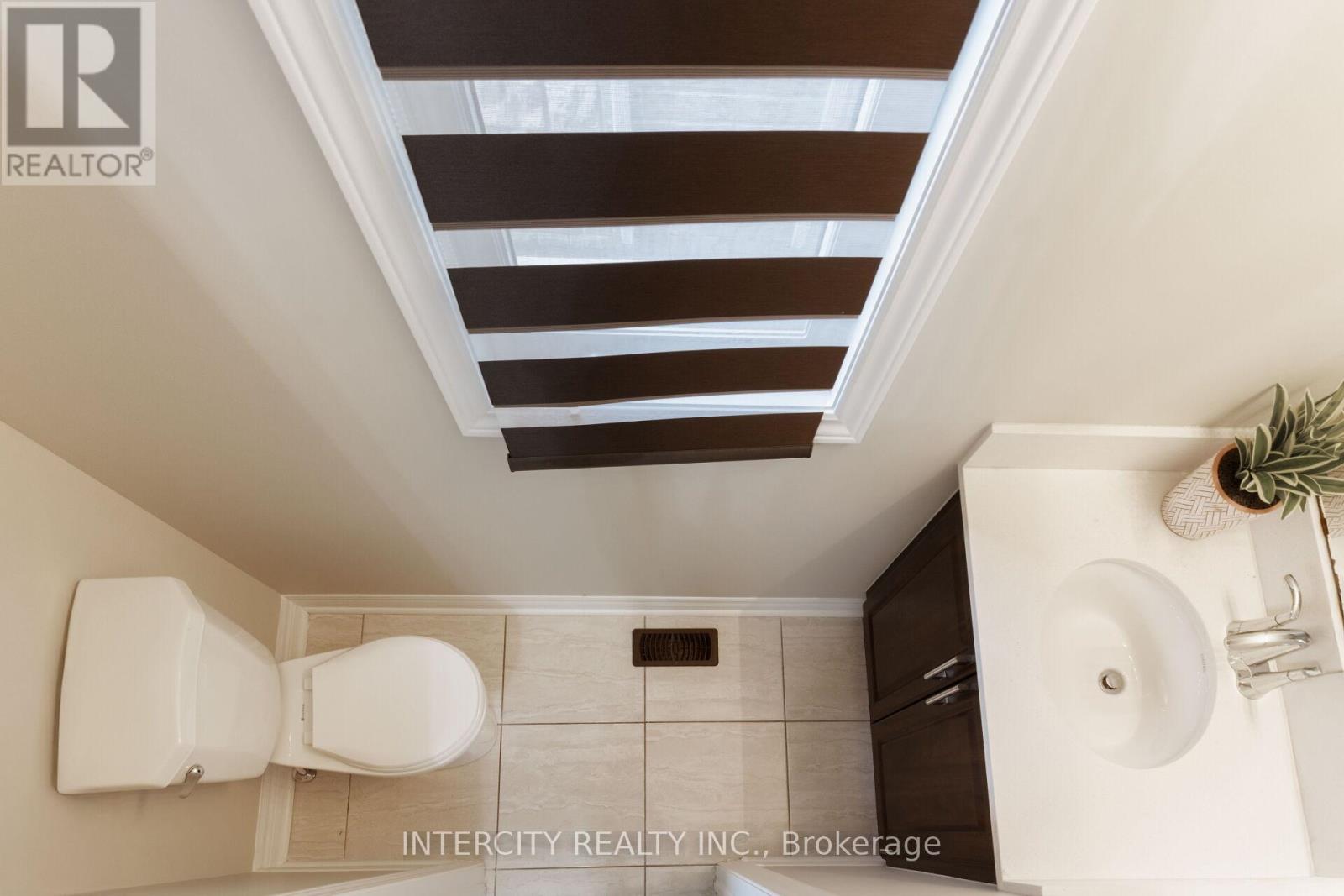 20 Russell Creek Drive, Brampton, Ontario  L6R 3Y9 - Photo 23 - W12590712