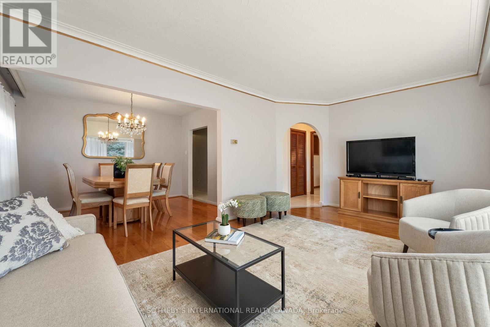 76 Lawnside Drive, Toronto, Ontario  M6L 1Z7 - Photo 14 - W12590740