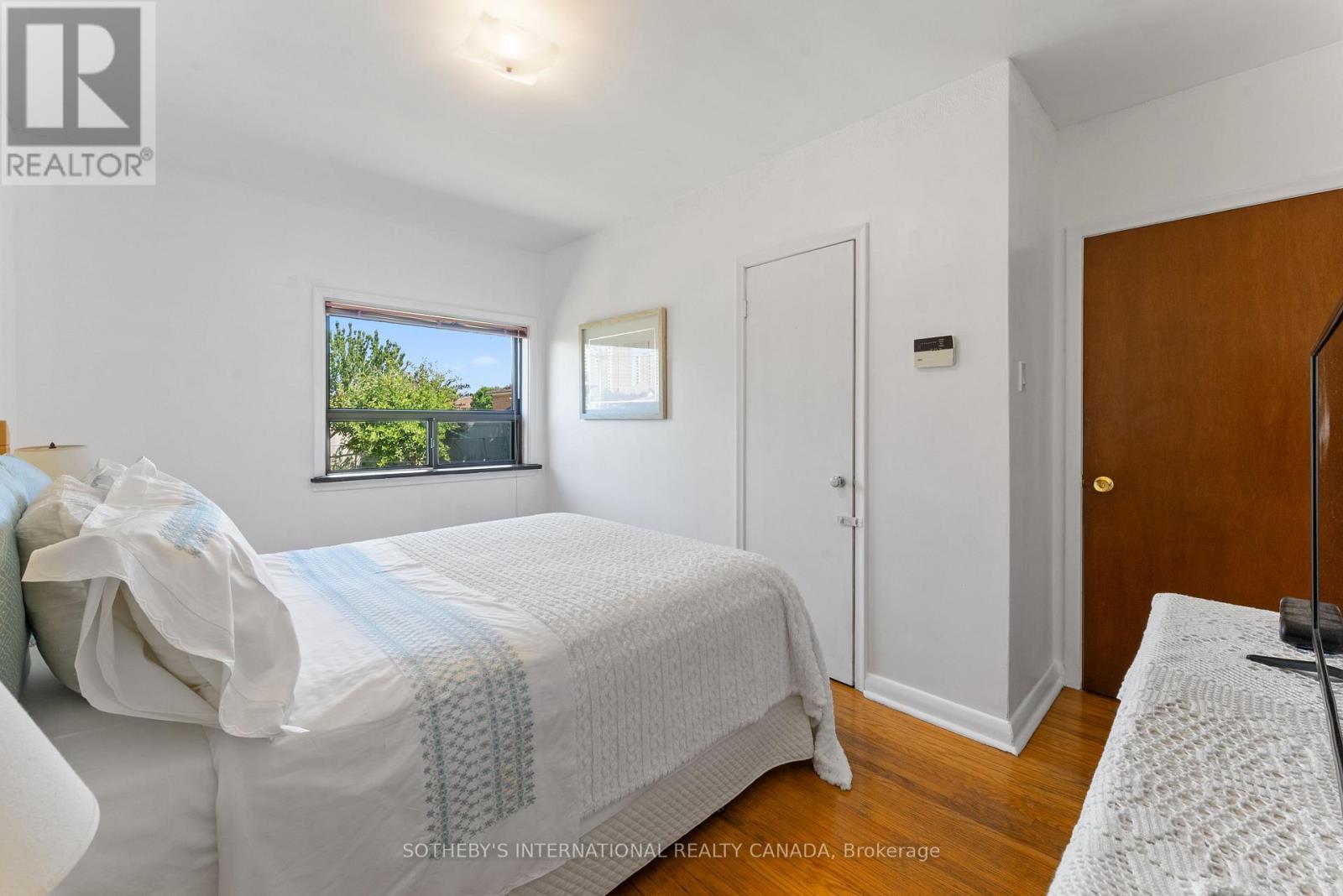 76 Lawnside Drive, Toronto, Ontario  M6L 1Z7 - Photo 28 - W12590740