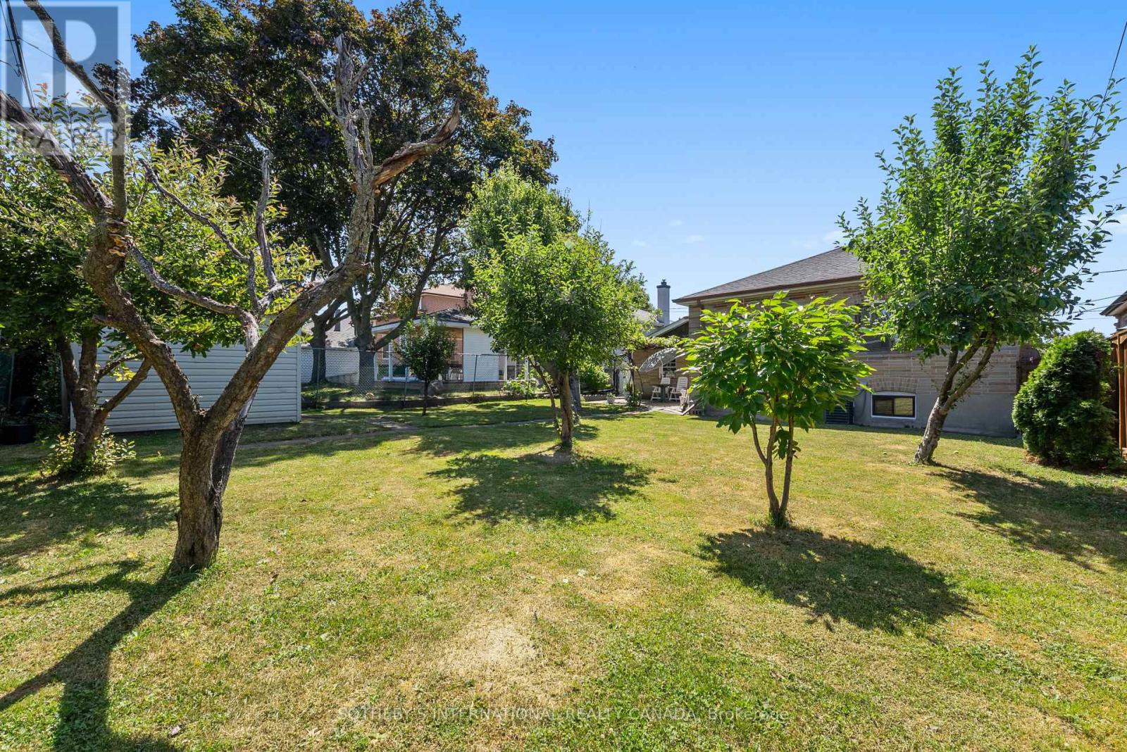 76 Lawnside Drive, Toronto, Ontario  M6L 1Z7 - Photo 38 - W12590740