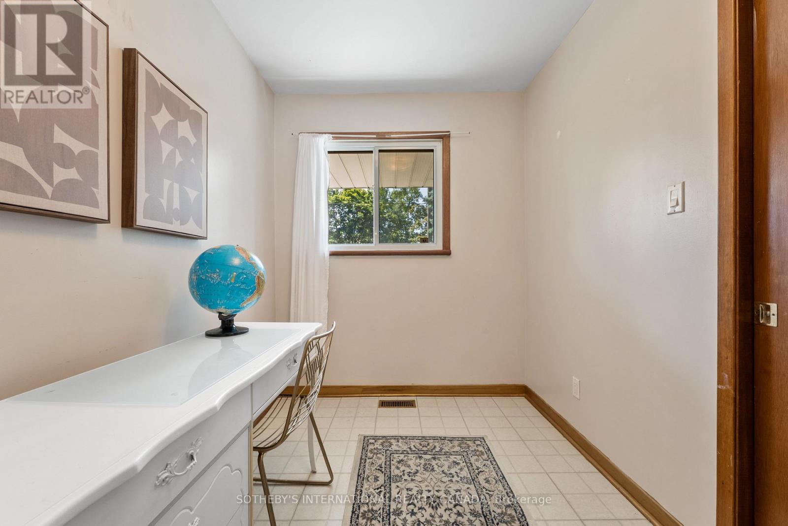 76 Lawnside Drive, Toronto, Ontario  M6L 1Z7 - Photo 7 - W12590740