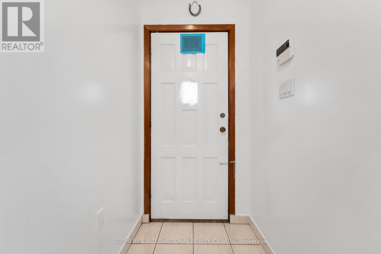 76 Lawnside Drive, Toronto, Ontario  M6L 1Z7 - Photo 9 - W12590740