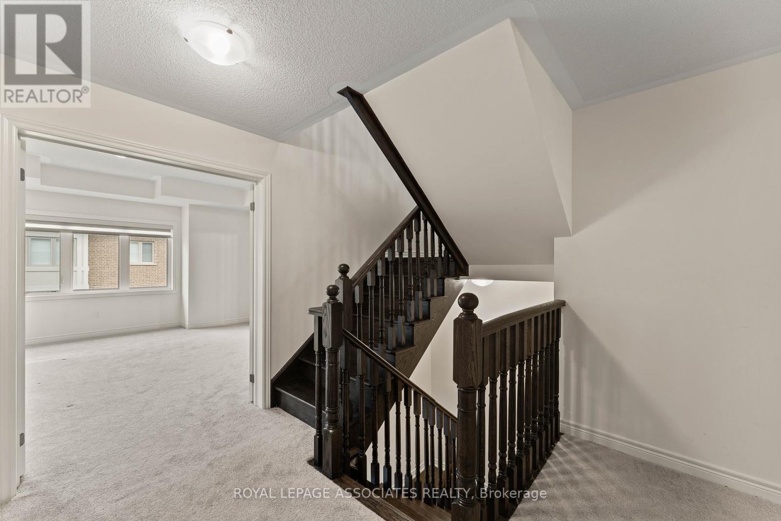 3909 Koenig Road E, Burlington, Ontario  L7M 0Z9 - Photo 10 - W12590780