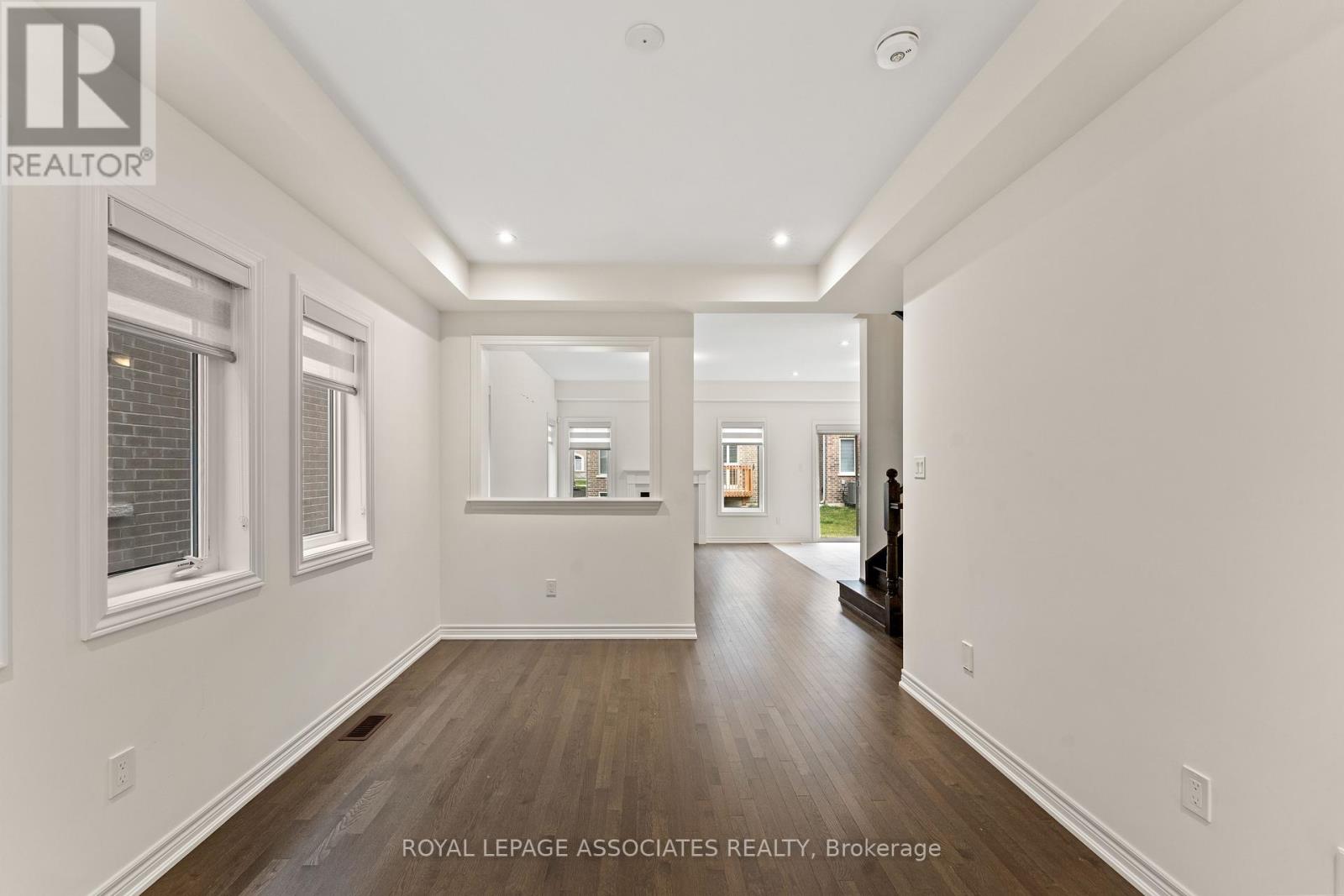 3909 Koenig Road E, Burlington, Ontario  L7M 0Z9 - Photo 2 - W12590780