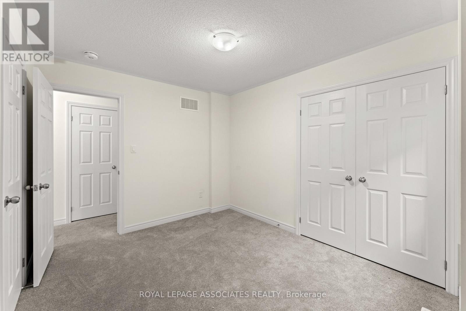 3909 Koenig Road E, Burlington, Ontario  L7M 0Z9 - Photo 22 - W12590780