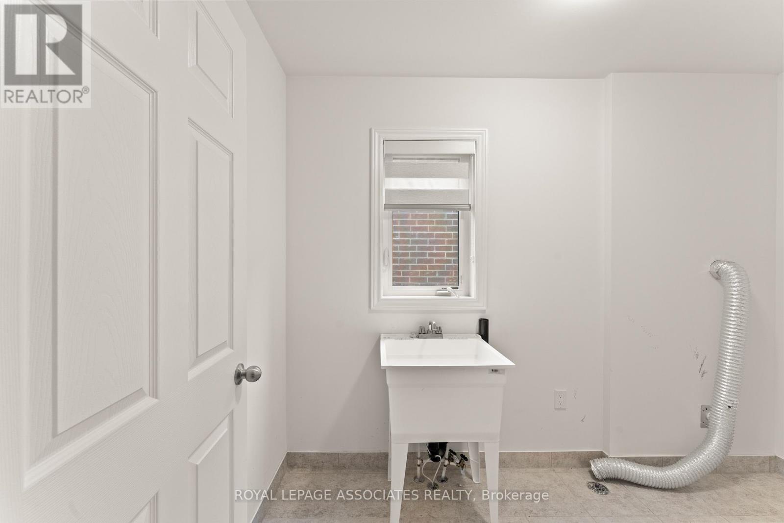 3909 Koenig Road E, Burlington, Ontario  L7M 0Z9 - Photo 40 - W12590780