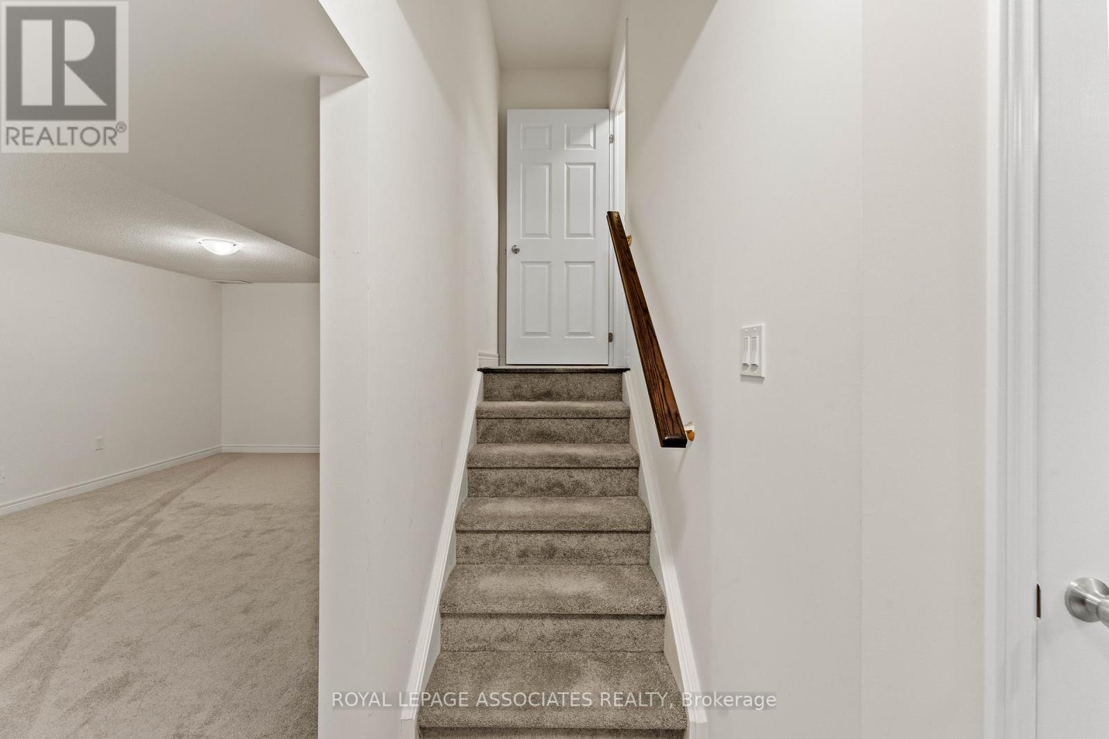 3909 Koenig Road E, Burlington, Ontario  L7M 0Z9 - Photo 46 - W12590780