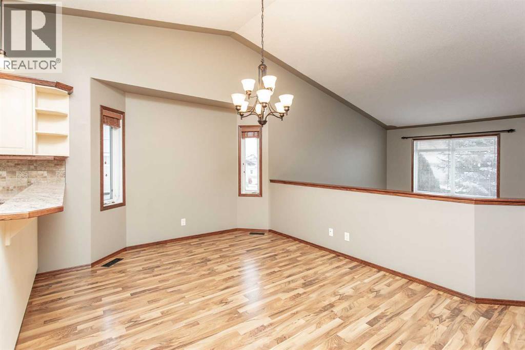 12 Irving Crescent, Red Deer, Alberta  T4R 3R9 - Photo 8 - A2273012