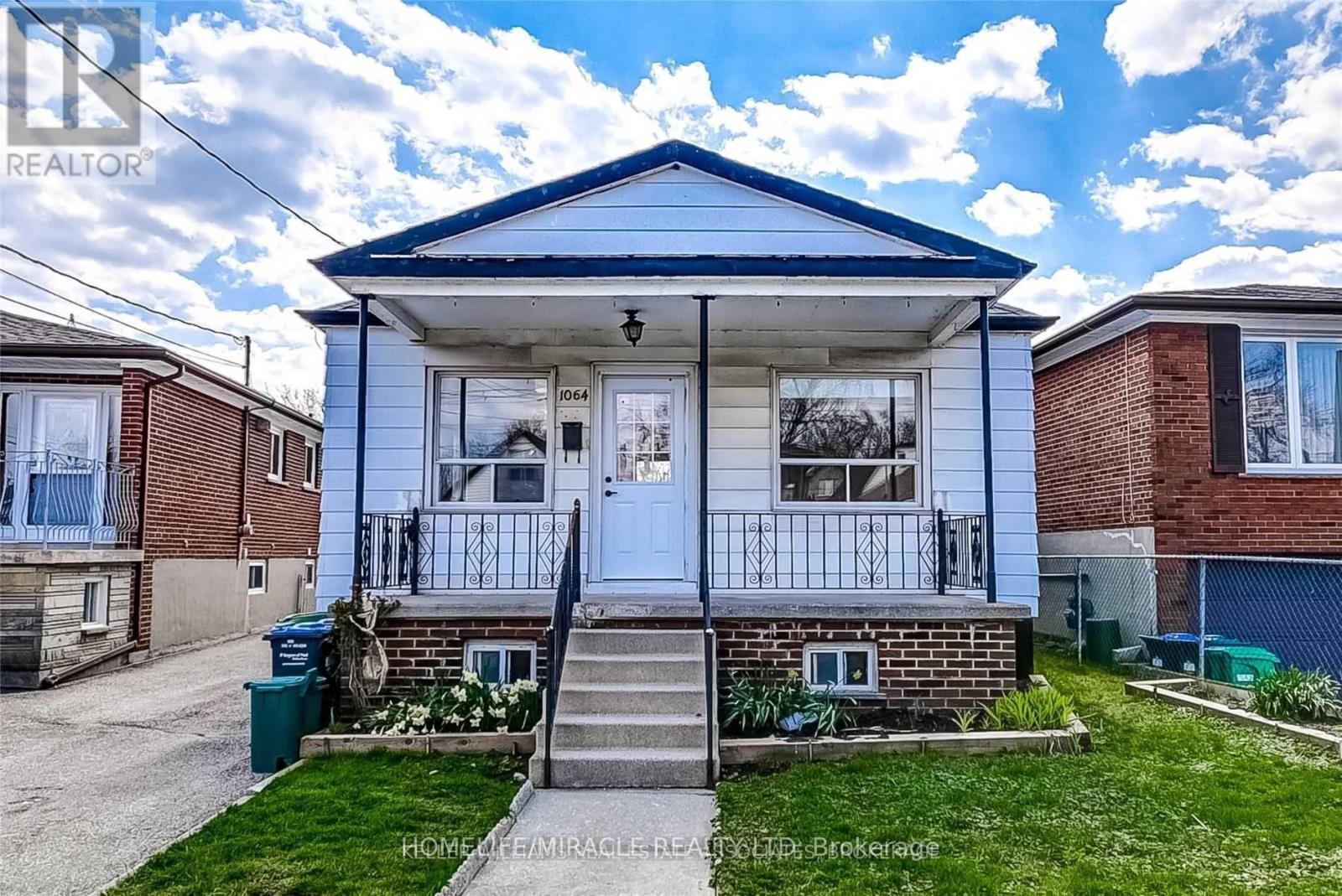 UPPER - 1064 WESTMOUNT AVENUE, Mississauga, Ontario