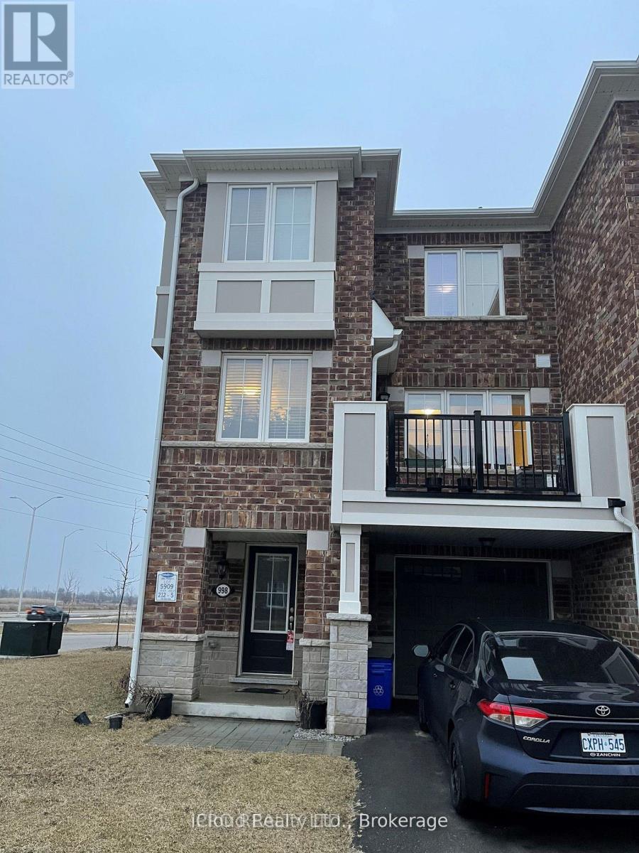 998 Alder Gate, Milton, Ontario  L9E 1R6 - Photo 2 - W12590858