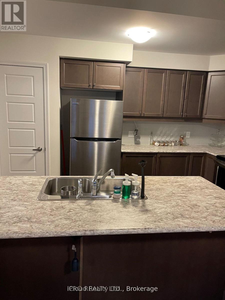 998 Alder Gate, Milton, Ontario  L9E 1R6 - Photo 5 - W12590858