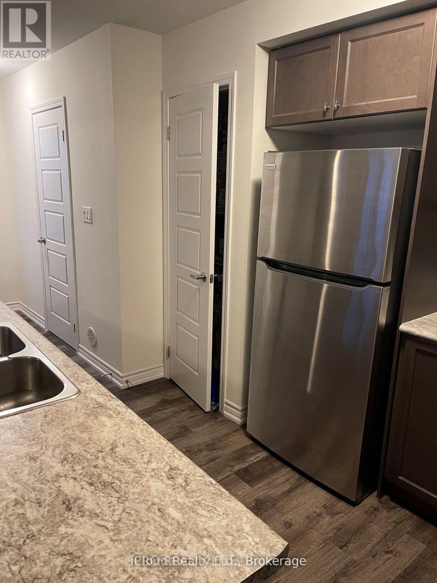 998 Alder Gate, Milton, Ontario  L9E 1R6 - Photo 8 - W12590858