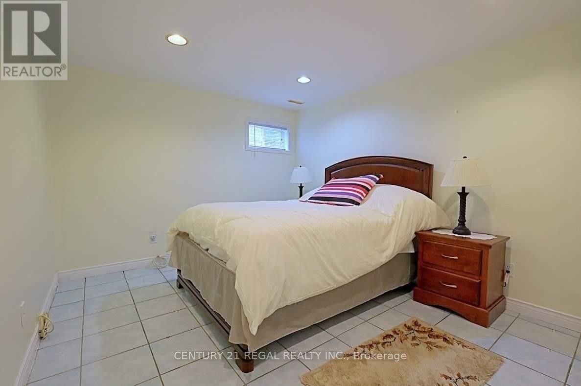 9 Guiness Avenue, Toronto, Ontario  M9W 3L1 - Photo 20 - W12590862