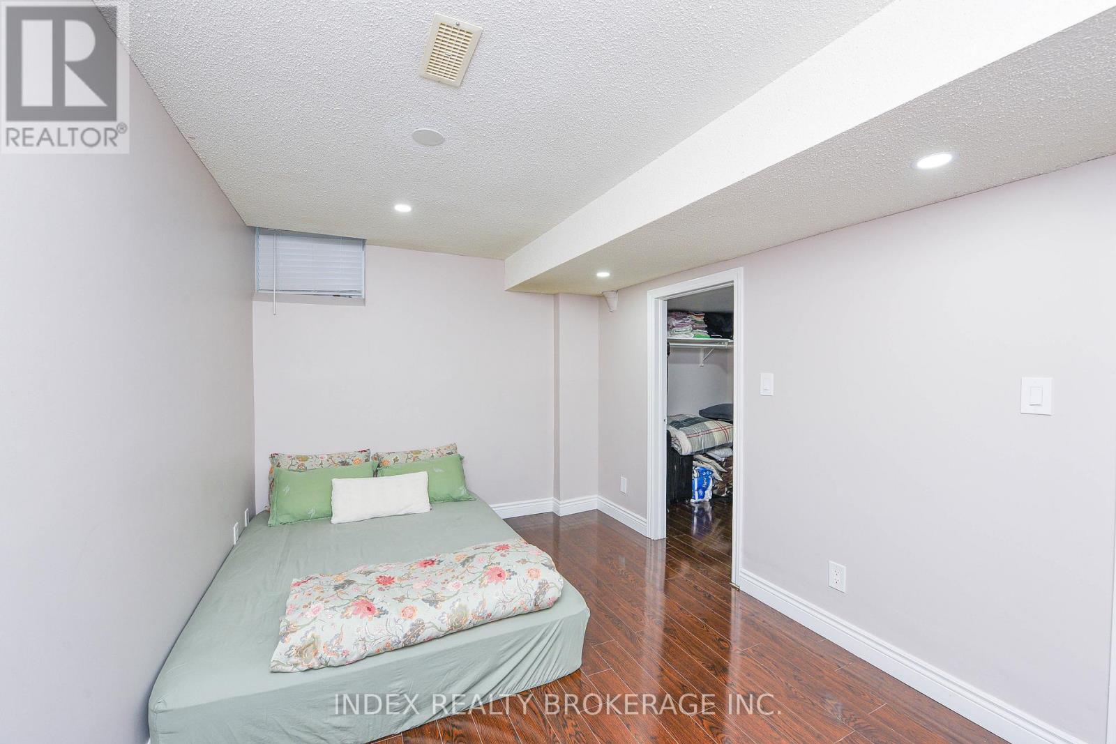 10 Leopard Gate, Brampton, Ontario L6R 2E5 - Photo 37 - W12590880