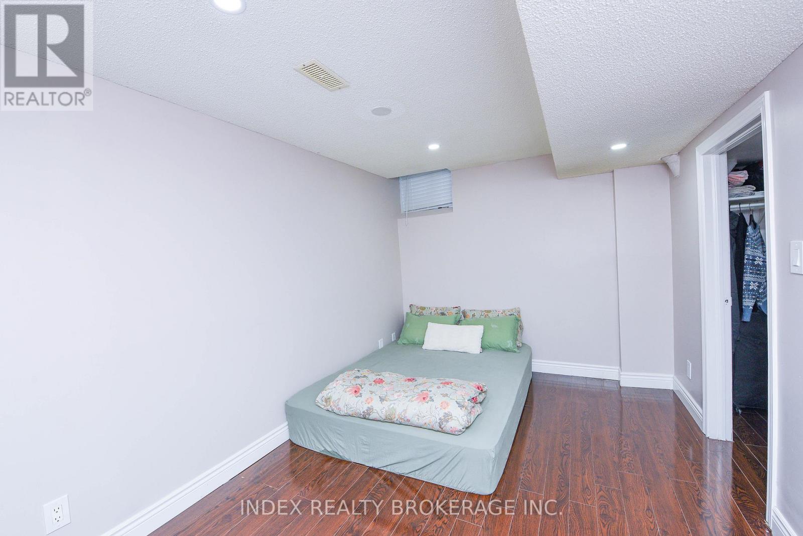 10 Leopard Gate, Brampton, Ontario L6R 2E5 - Photo 38 - W12590880