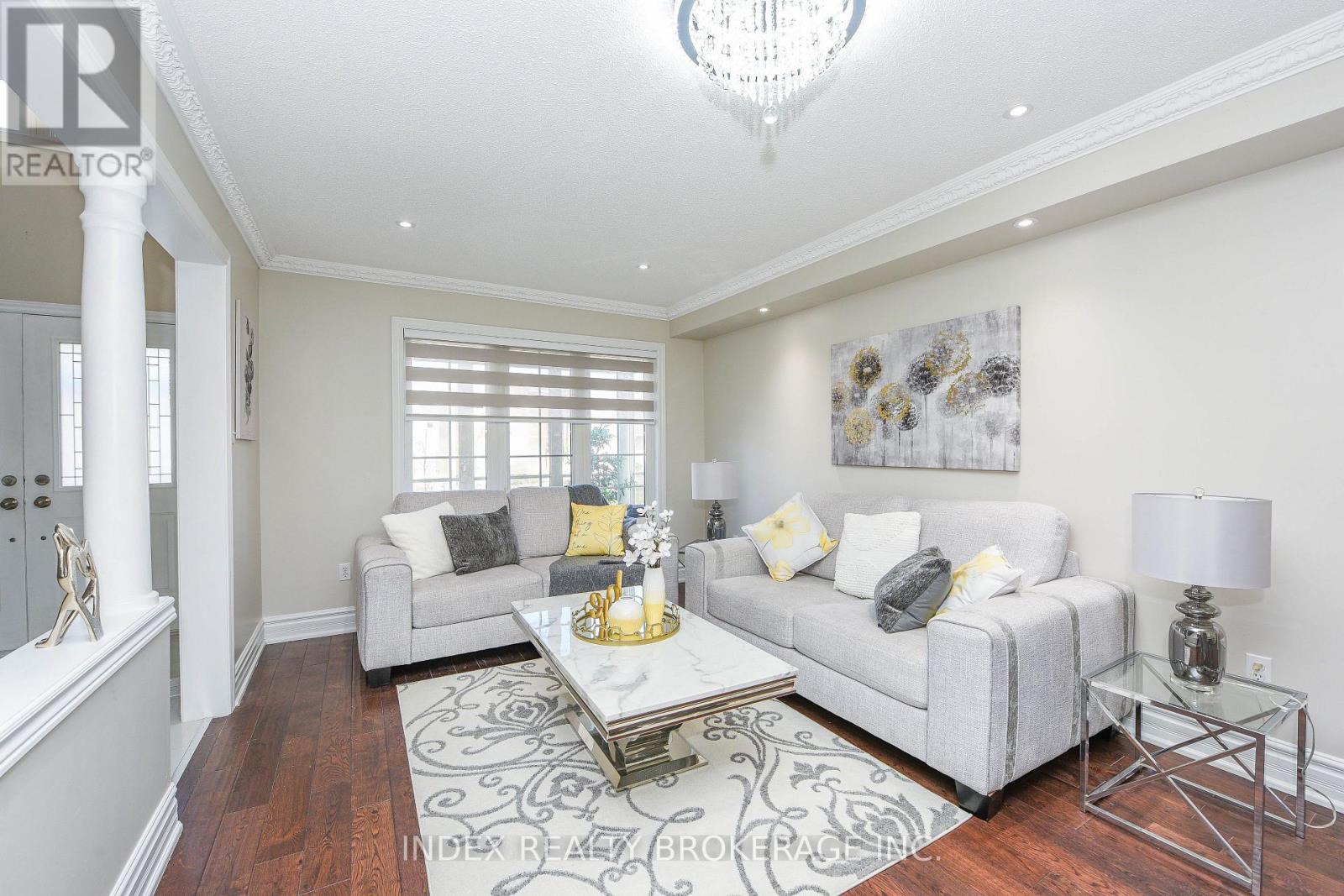 10 Leopard Gate, Brampton, Ontario L6R 2E5 - Photo 5 - W12590880