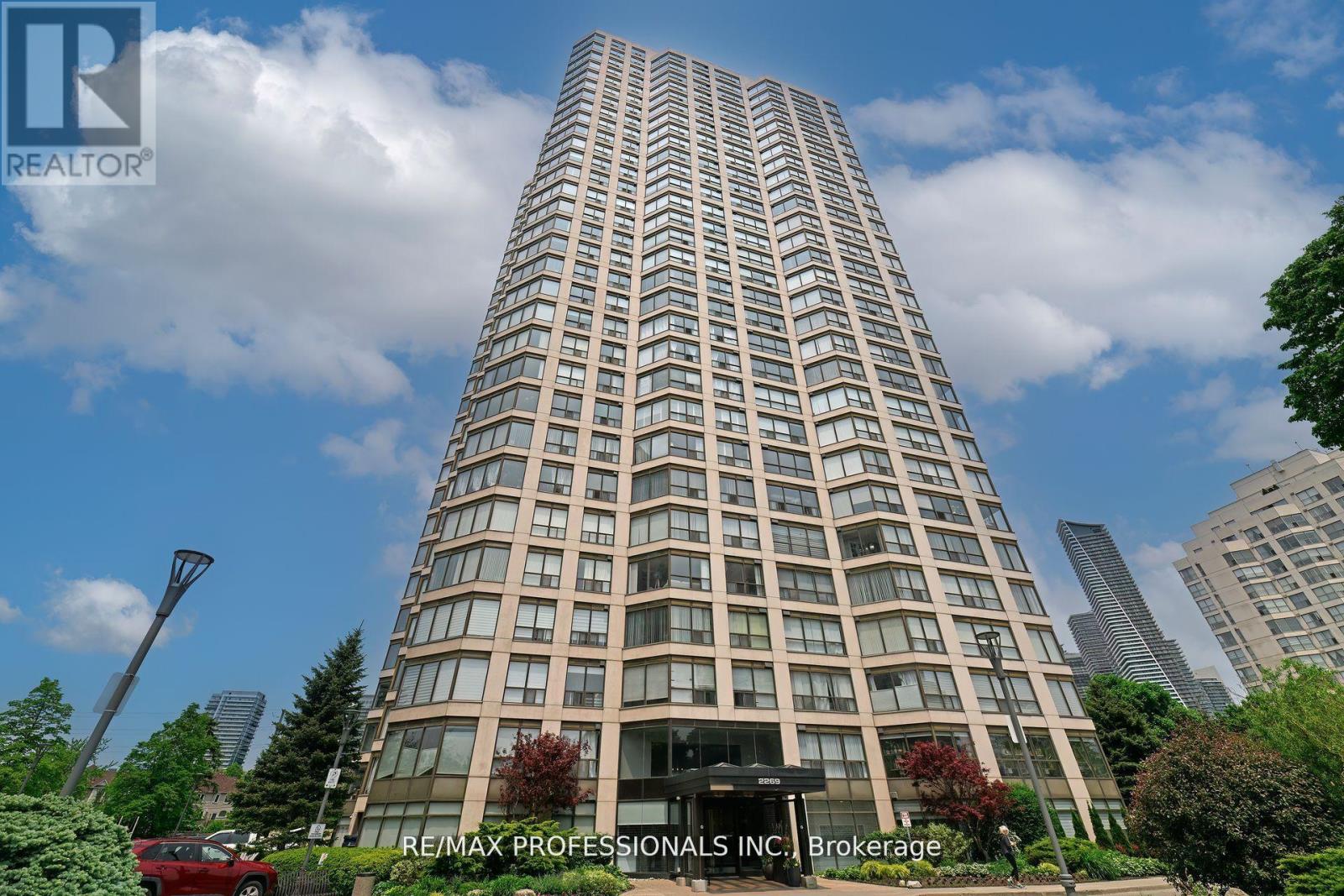 2004 - 2269 LAKESHORE BOULEVARD W, Toronto, Ontario
