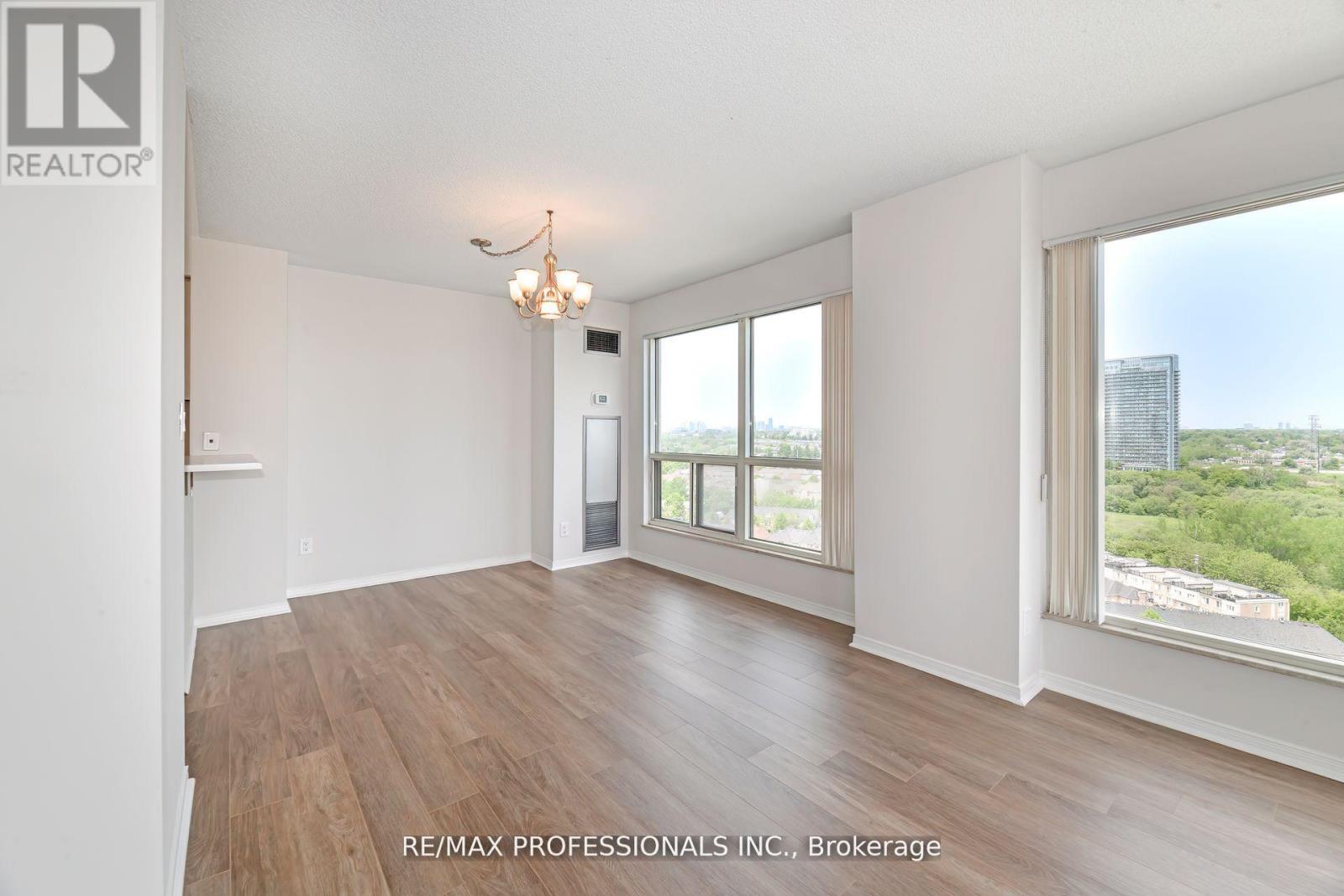 2004 - 2269 Lakeshore Boulevard W, Toronto, Ontario  M8V 3X6 - Photo 10 - W12590902