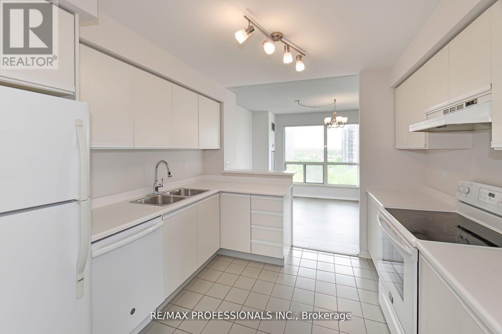 2004 - 2269 Lakeshore Boulevard W, Toronto, Ontario  M8V 3X6 - Photo 15 - W12590902