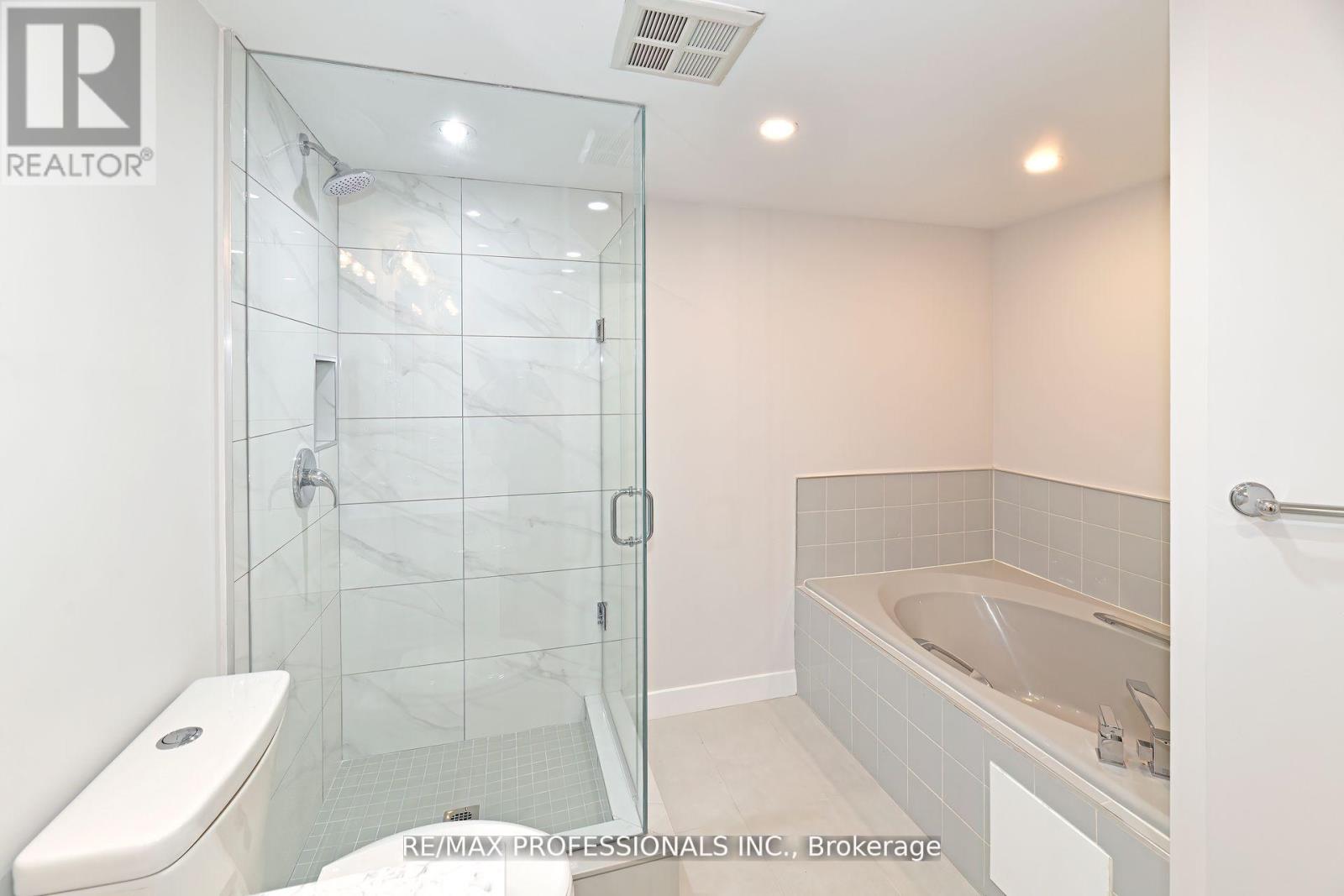 2004 - 2269 Lakeshore Boulevard W, Toronto, Ontario  M8V 3X6 - Photo 20 - W12590902