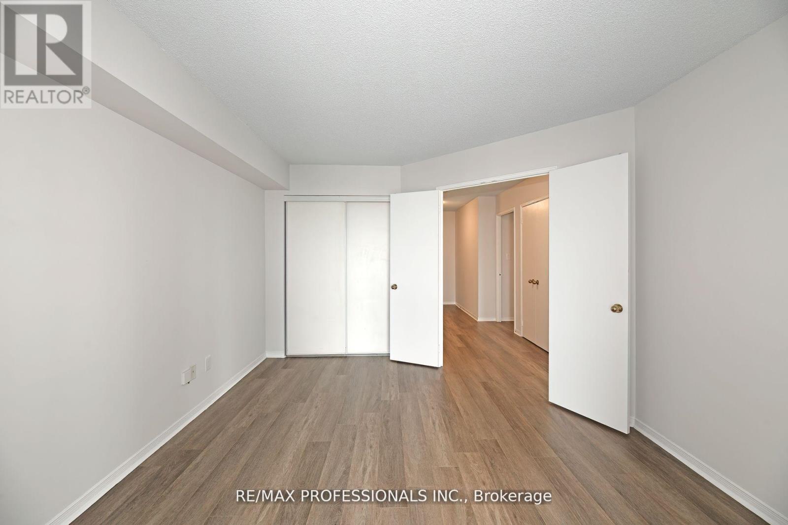 2004 - 2269 Lakeshore Boulevard W, Toronto, Ontario  M8V 3X6 - Photo 22 - W12590902