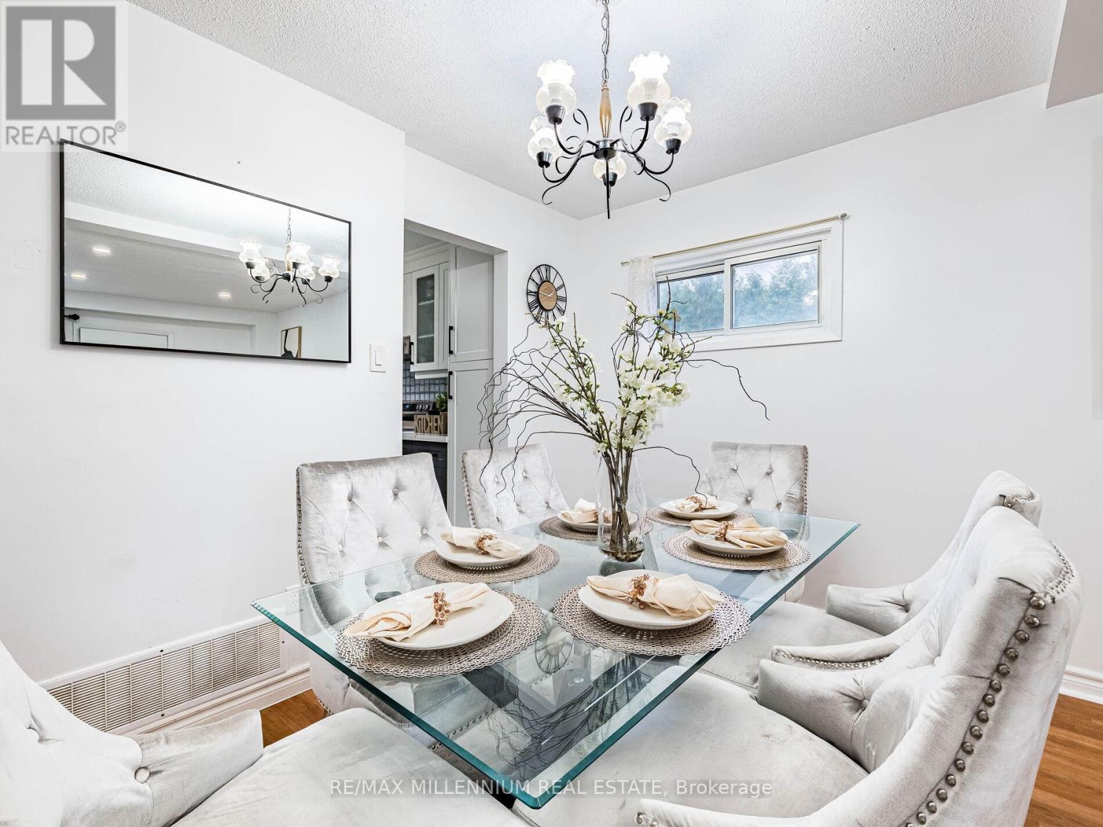 35 Scottsdale Court, Brampton, Ontario  L6W 3R8 - Photo 13 - W12590904