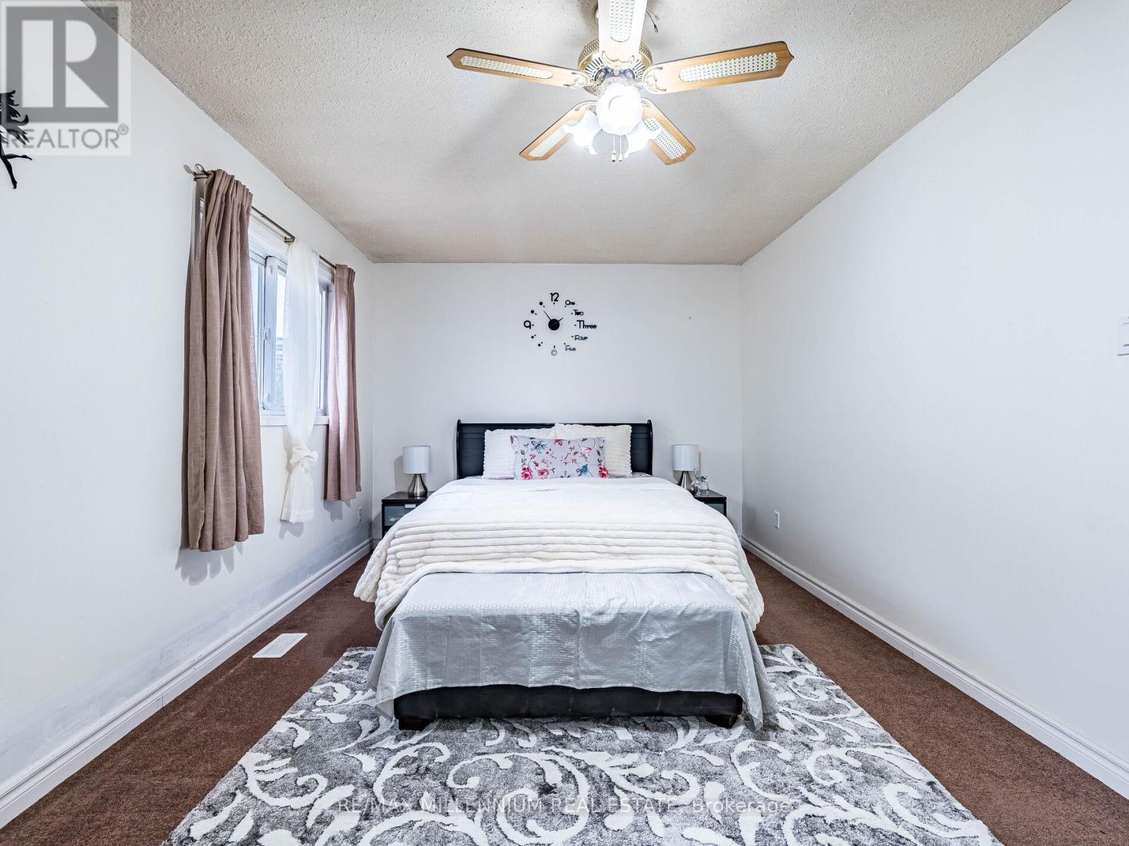 35 Scottsdale Court, Brampton, Ontario  L6W 3R8 - Photo 25 - W12590904