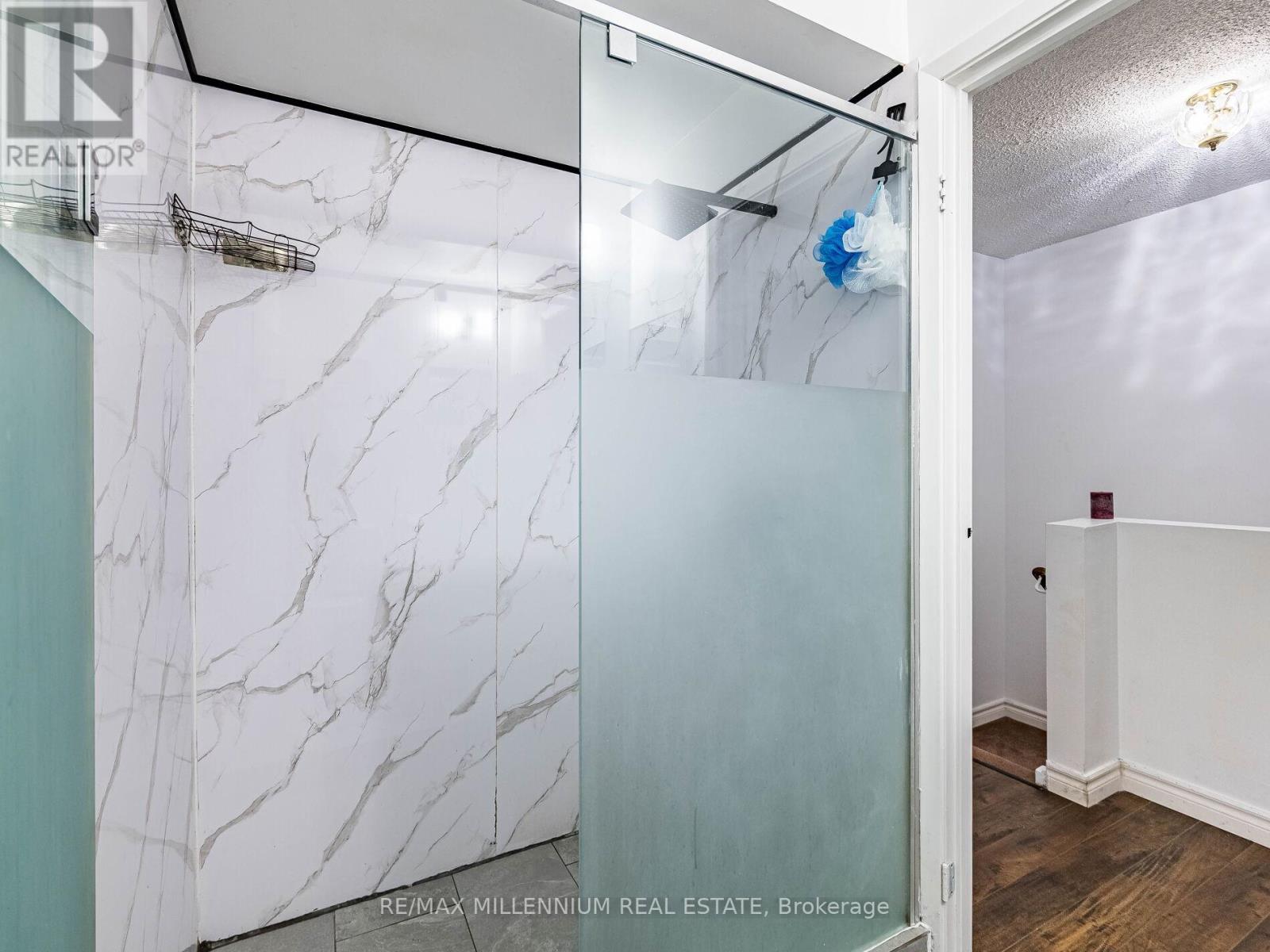 35 Scottsdale Court, Brampton, Ontario  L6W 3R8 - Photo 34 - W12590904