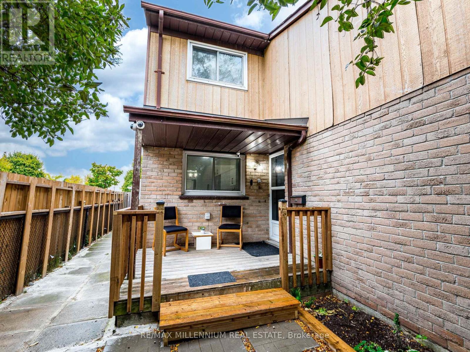 35 Scottsdale Court, Brampton, Ontario  L6W 3R8 - Photo 49 - W12590904