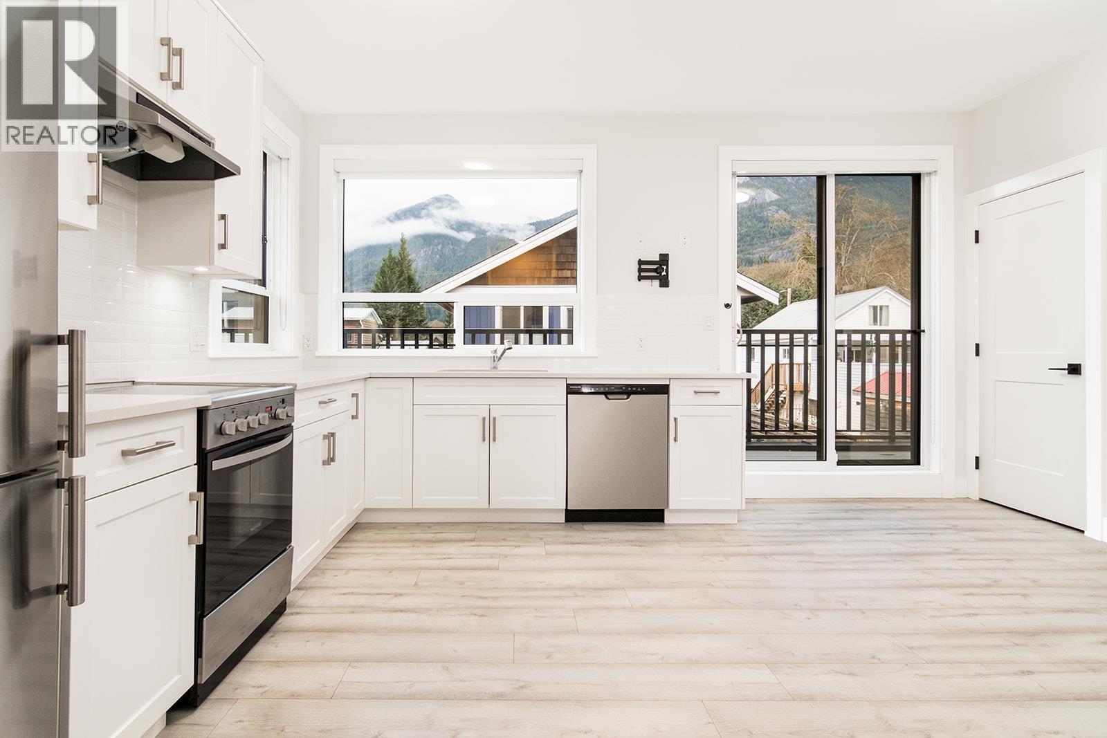 38883 Britannia Avenue, Squamish, British Columbia  V0N 3B0 - Photo 32 - R3069373