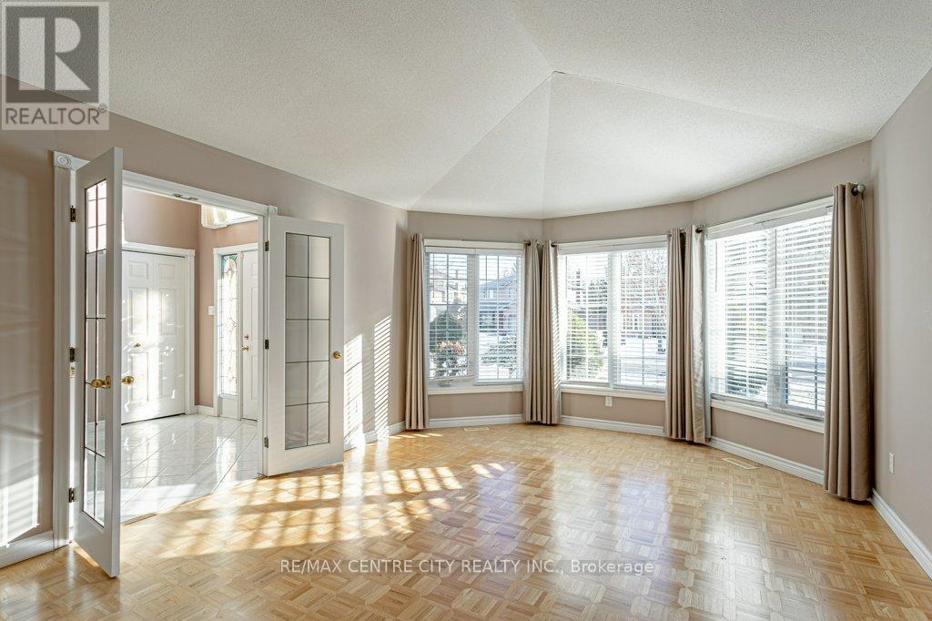 261 Ensign Crescent, London South, Ontario  N6J 4V2 - Photo 10 - X12590920