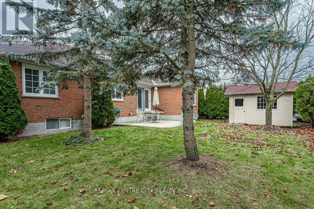 261 Ensign Crescent, London South, Ontario  N6J 4V2 - Photo 35 - X12590920