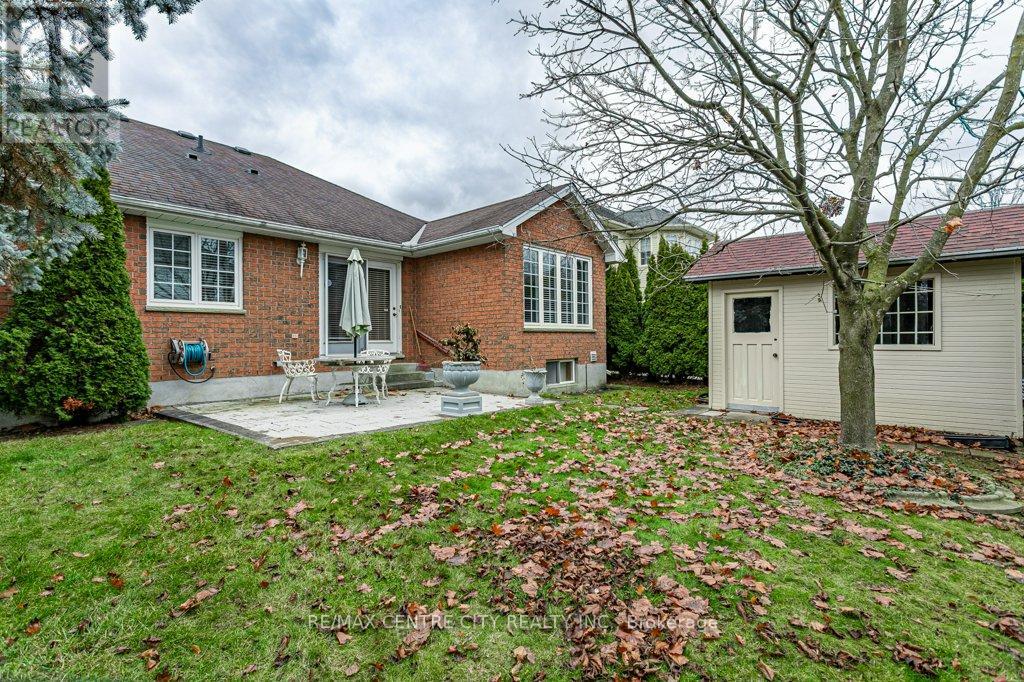 261 Ensign Crescent, London South, Ontario  N6J 4V2 - Photo 36 - X12590920