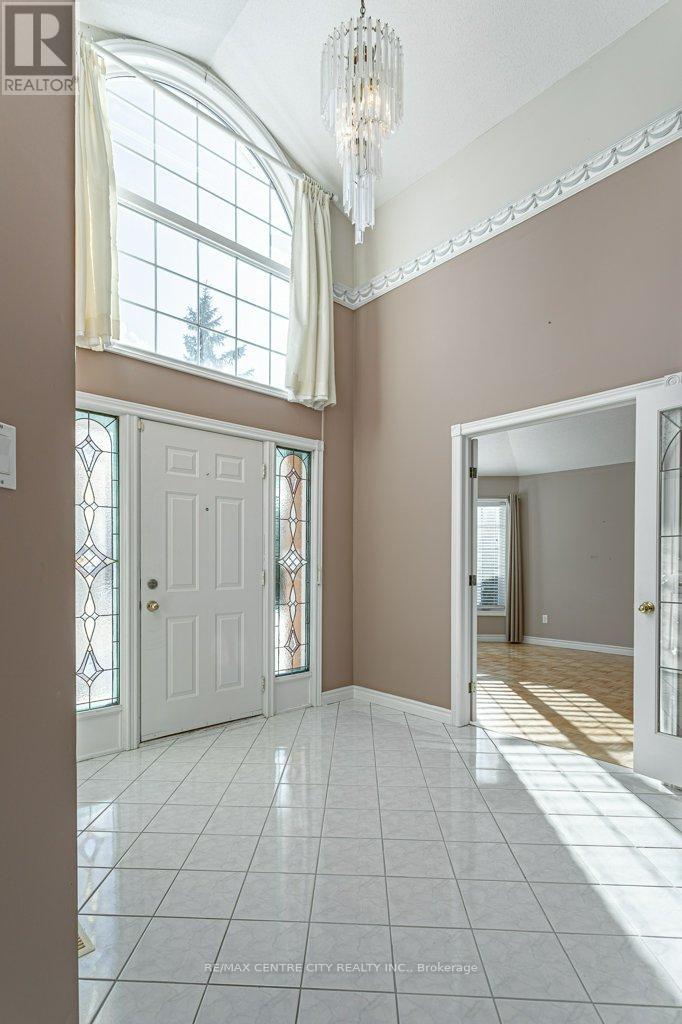 261 Ensign Crescent, London South, Ontario  N6J 4V2 - Photo 7 - X12590920