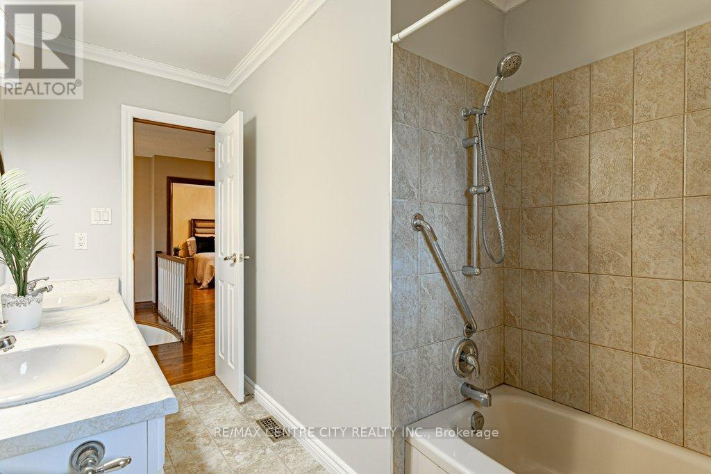 506 Eaton Park Drive, London South, Ontario  N6J 4J9 - Photo 27 - X12590928