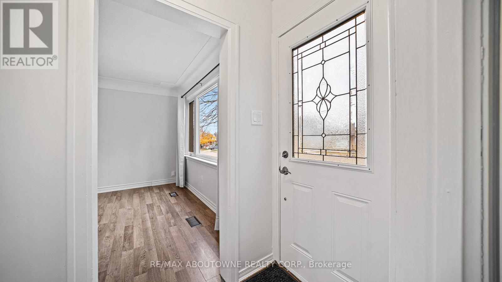 661 Brighton Avenue, Hamilton, Ontario  L8H 6H3 - Photo 4 - X12590734