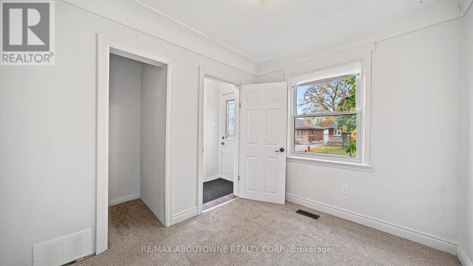 661 Brighton Avenue, Hamilton, Ontario  L8H 6H3 - Photo 7 - X12590734