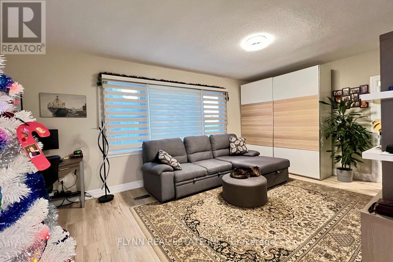 Upper - 254 Ontario Street, St. Catharines, Ontario  L2R 5L5 - Photo 11 - X12590746