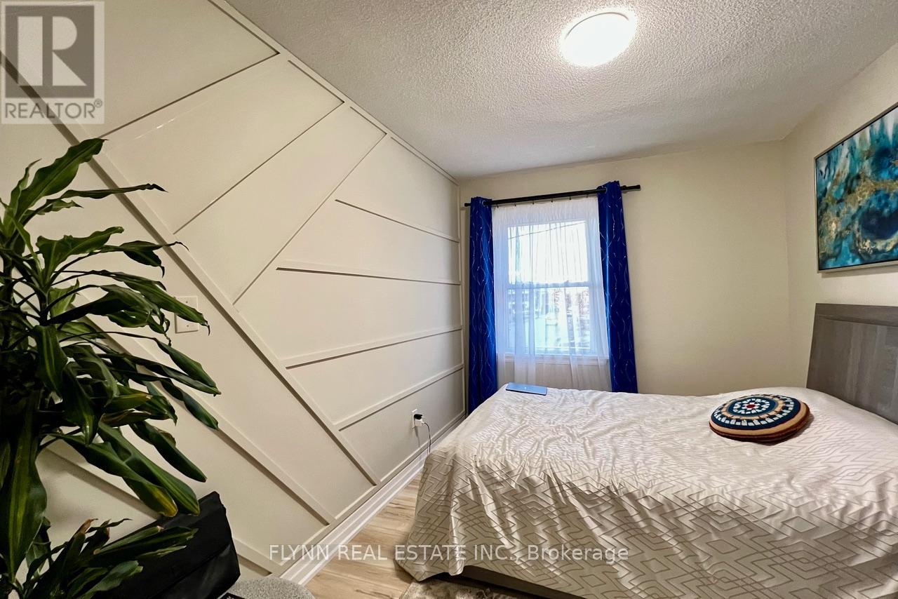 Upper - 254 Ontario Street, St. Catharines, Ontario  L2R 5L5 - Photo 15 - X12590746