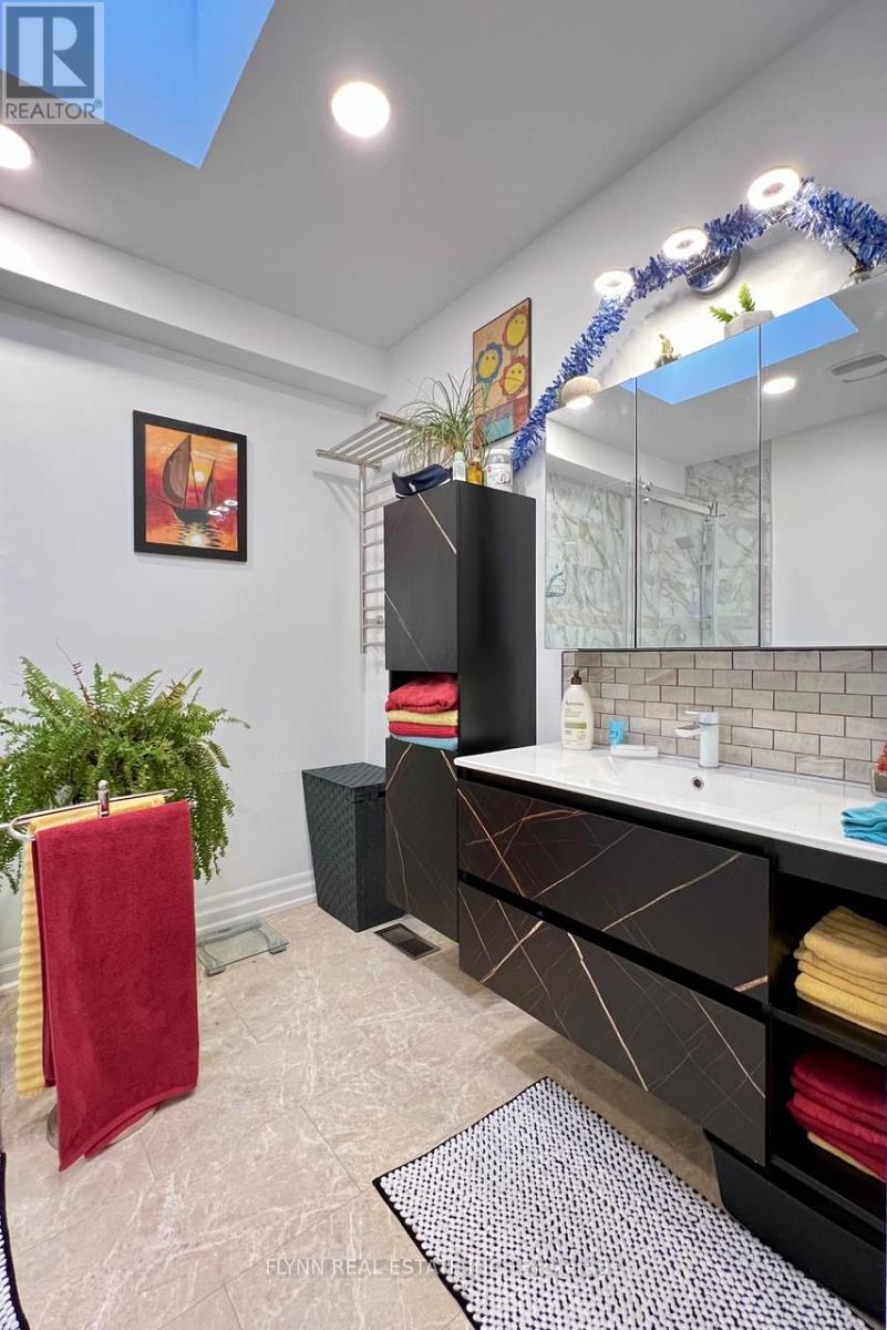 Upper - 254 Ontario Street, St. Catharines, Ontario  L2R 5L5 - Photo 18 - X12590746