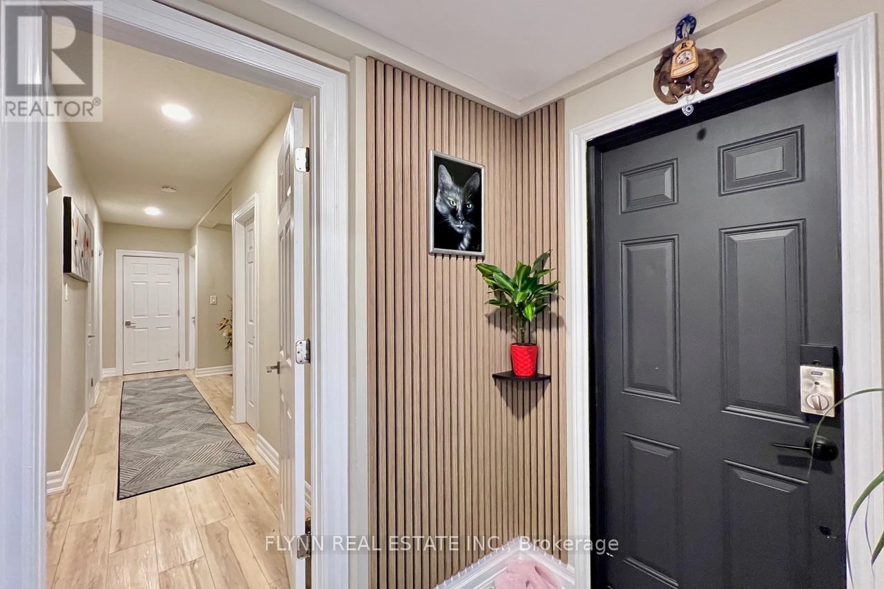 Upper - 254 Ontario Street, St. Catharines, Ontario  L2R 5L5 - Photo 4 - X12590746