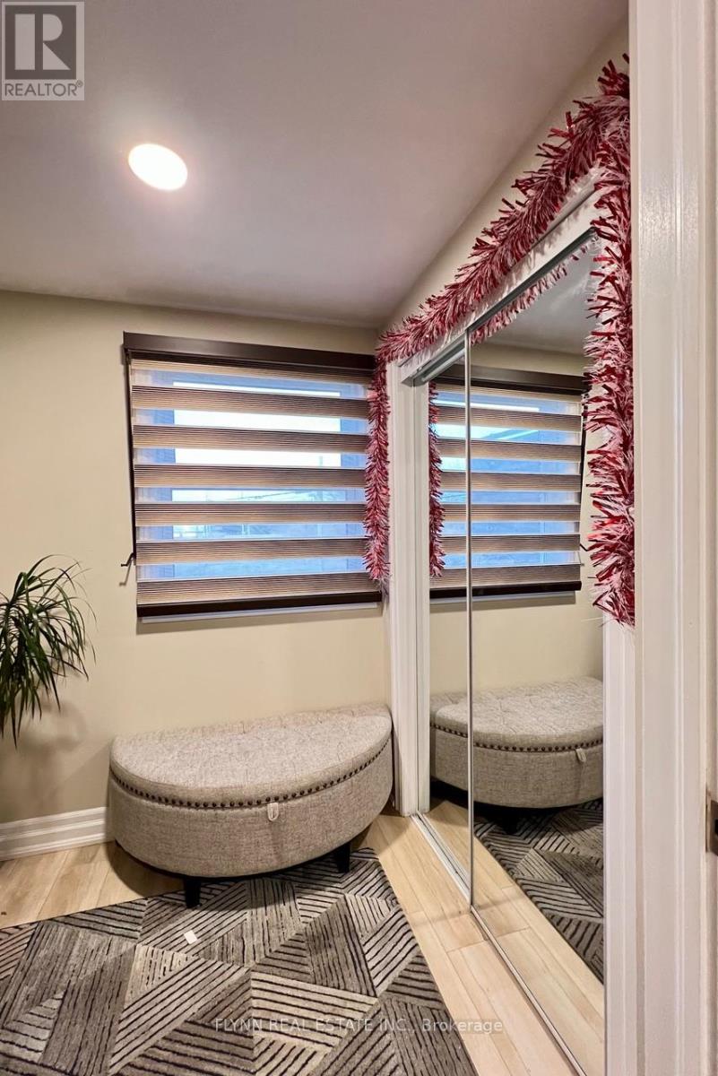 Upper - 254 Ontario Street, St. Catharines, Ontario  L2R 5L5 - Photo 5 - X12590746