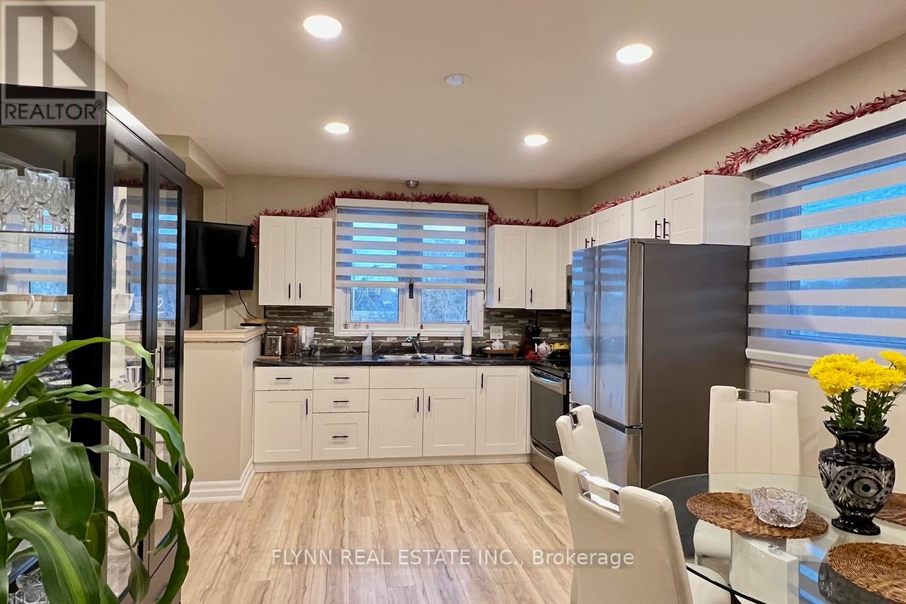 Upper - 254 Ontario Street, St. Catharines, Ontario  L2R 5L5 - Photo 8 - X12590746